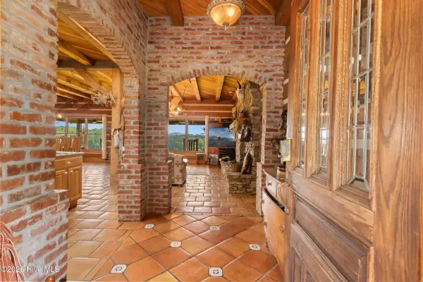 102 Cross Creek LN, Warne, NC 28909