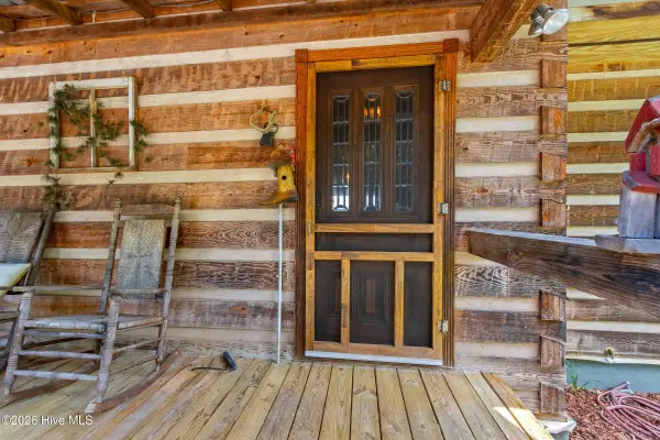 102 Cross Creek LN, Warne, NC 28909