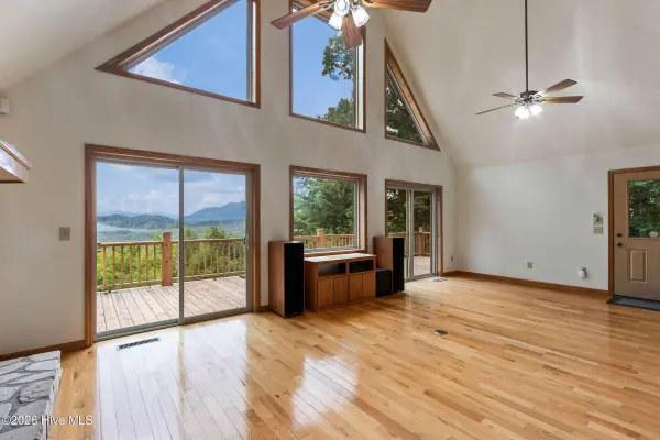 320 Windy Ridge LN, Murphy, NC 28906