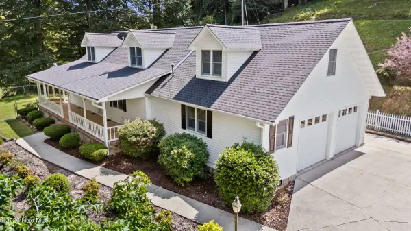 21 Grand RDG, Murphy, NC 28906