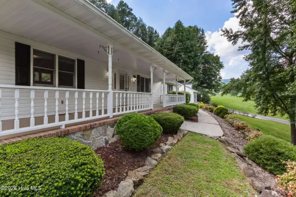 21 Grand RDG, Murphy, NC 28906