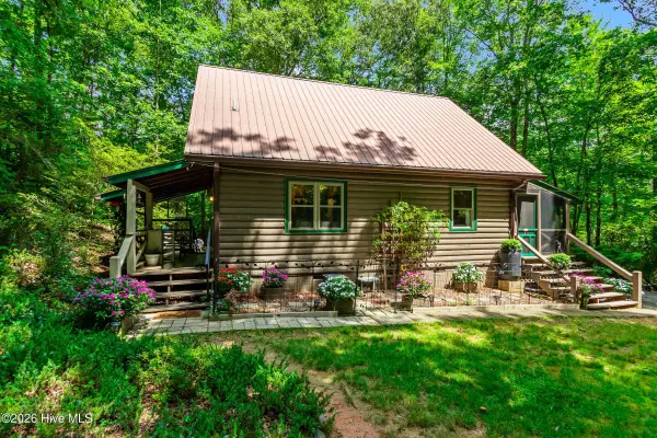 317 W Hills DR