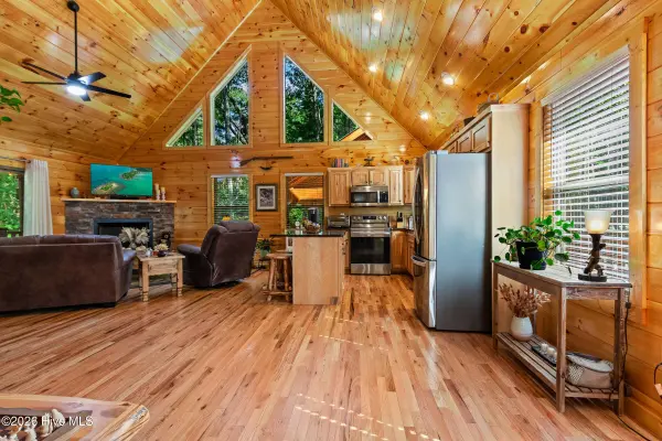 84 Oakcrest LN, Murphy, NC 28906