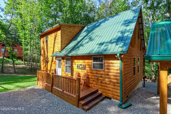 84 Oakcrest LN, Murphy, NC 28906