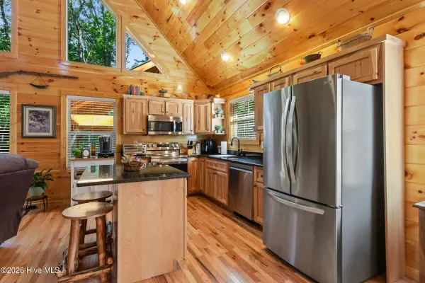 84 Oakcrest LN, Murphy, NC 28906