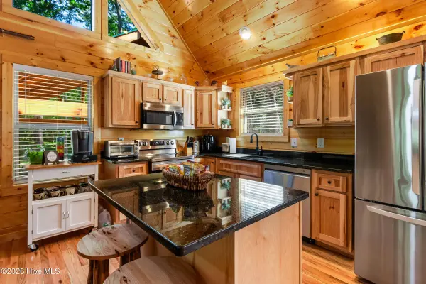 84 Oakcrest LN, Murphy, NC 28906