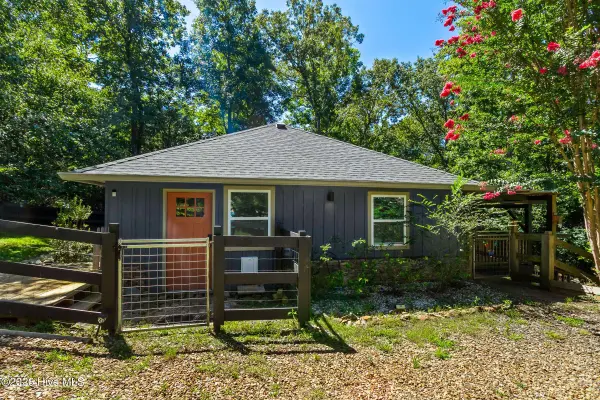 11 Turkey TRL, Warne, NC 28909