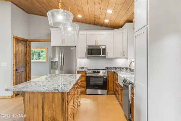 447 Big Sky DR, Murphy, NC 28906