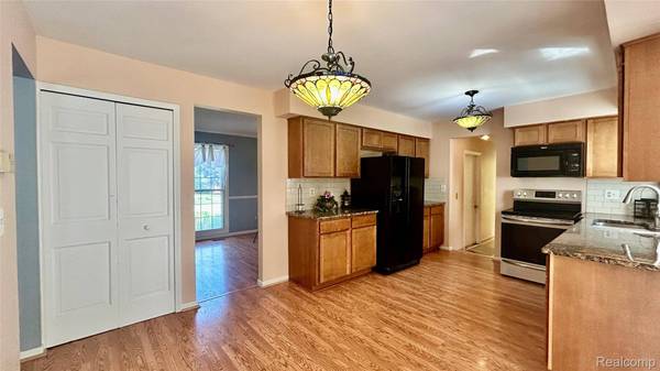 43095 Whisper CT, Northville Township, MI 48168