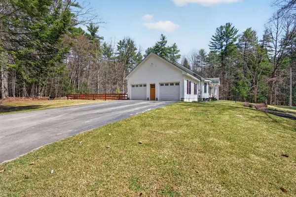 3 Belmont LN, Amherst, NH 03031