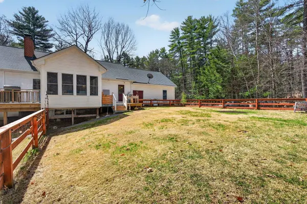 3 Belmont LN, Amherst, NH 03031