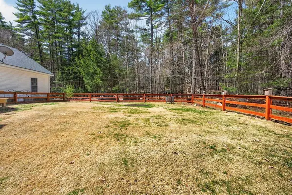 3 Belmont LN, Amherst, NH 03031