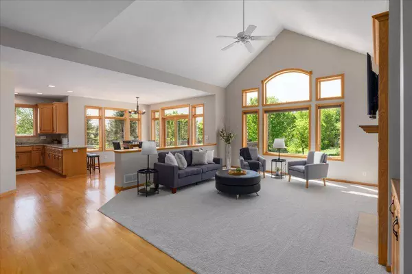 15210 Painters Lane CIR N, West Lakeland Twp, MN 55082