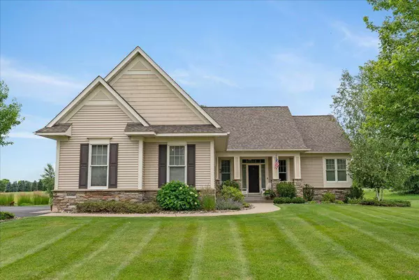 238 Muirfield TRL, Hudson, WI 54016