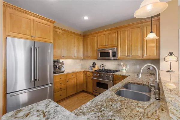 238 Muirfield TRL, Hudson, WI 54016