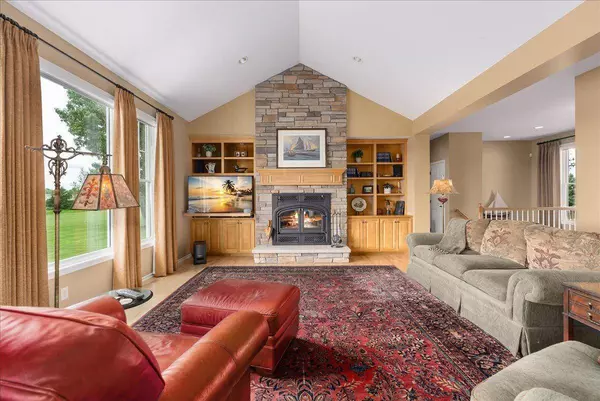 238 Muirfield TRL, Hudson, WI 54016