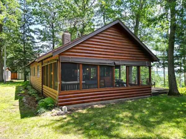 8031 Park ST, Oakland, WI 54830