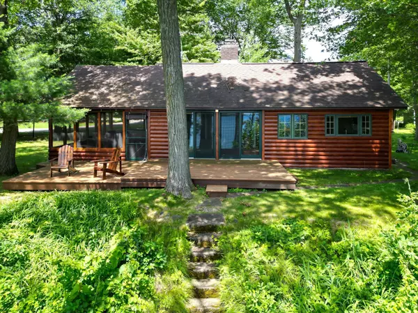 8031 Park ST, Oakland, WI 54830