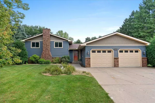 1376 Valley Creek DR, New Richmond, WI 54017