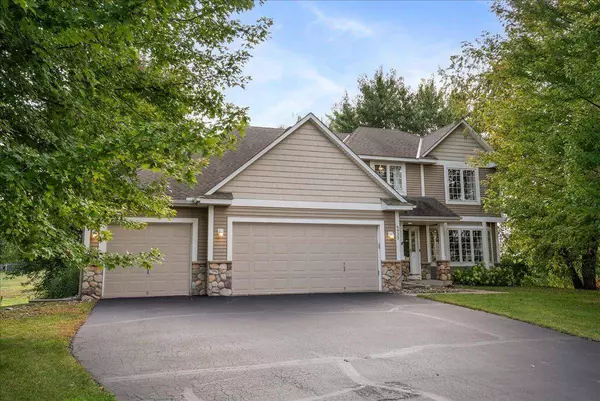 6933 Prairie CT S, Cottage Grove, MN 55016