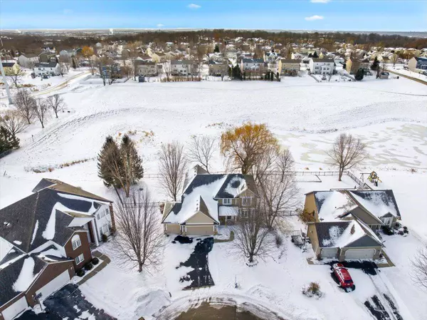 6933 Prairie CT S, Cottage Grove, MN 55016