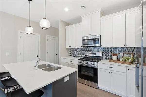 1512 Southpoint DR, Hudson, WI 54016