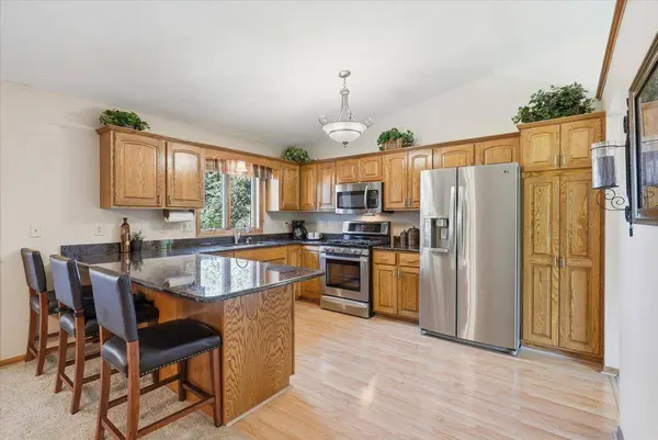 1087 Tanney LN, Hudson, WI 54016