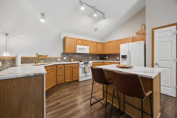 210 Heritage LN, Circle Pines, MN 55014