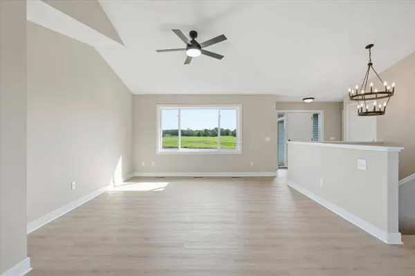 251 Prairie RD, New Richmond, WI 54017