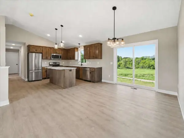 251 Prairie RD, New Richmond, WI 54017