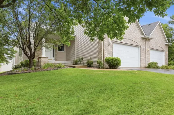 20584 Kearney PATH, Lakeville, MN 55044
