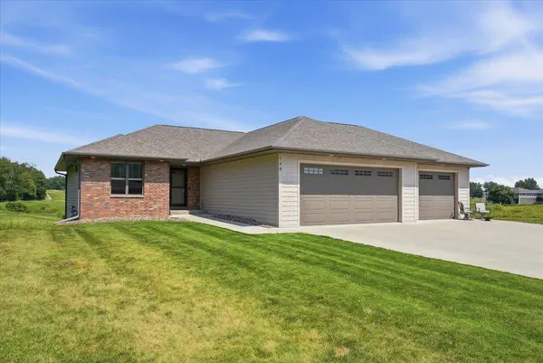 148 Medinah CIR W