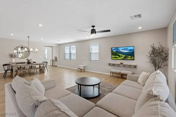 8374 Vinamala AVE, Las Vegas, NV 89149