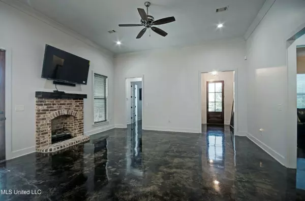 421 Ashleigh Court, Brandon, MS 39042