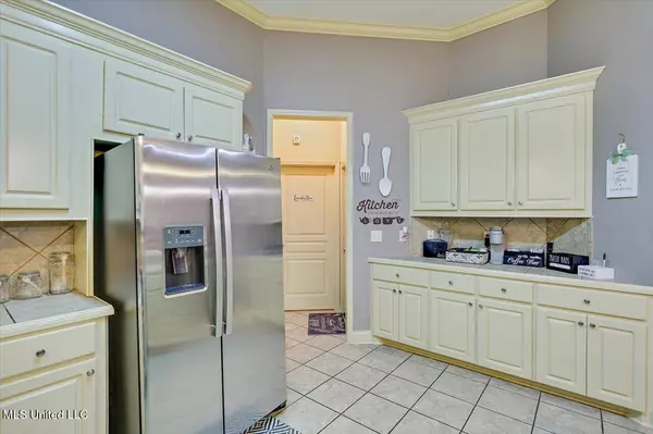 107 Rockbridge Circle, Clinton, MS 39056