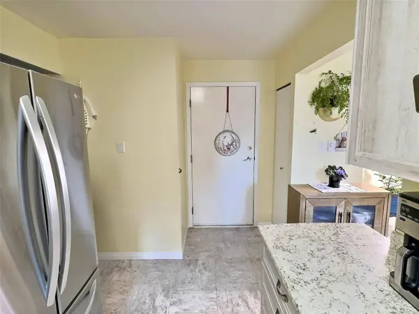 1652 Creekside Dr, Nanaimo, BC V9S 5V8