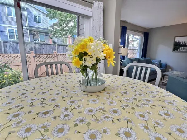 1652 Creekside Dr, Nanaimo, BC V9S 5V8