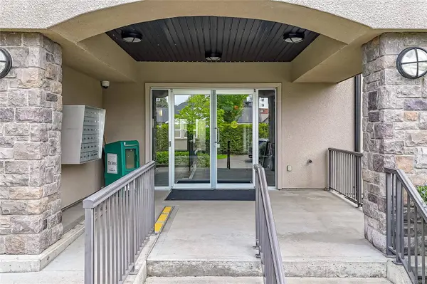 399 Wembley Rd #209, Parksville, BC V9P 0A6