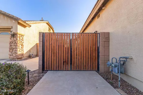 1757 E GLACIER Place, Chandler, AZ 85249