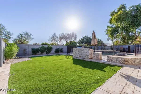 1757 E GLACIER Place, Chandler, AZ 85249