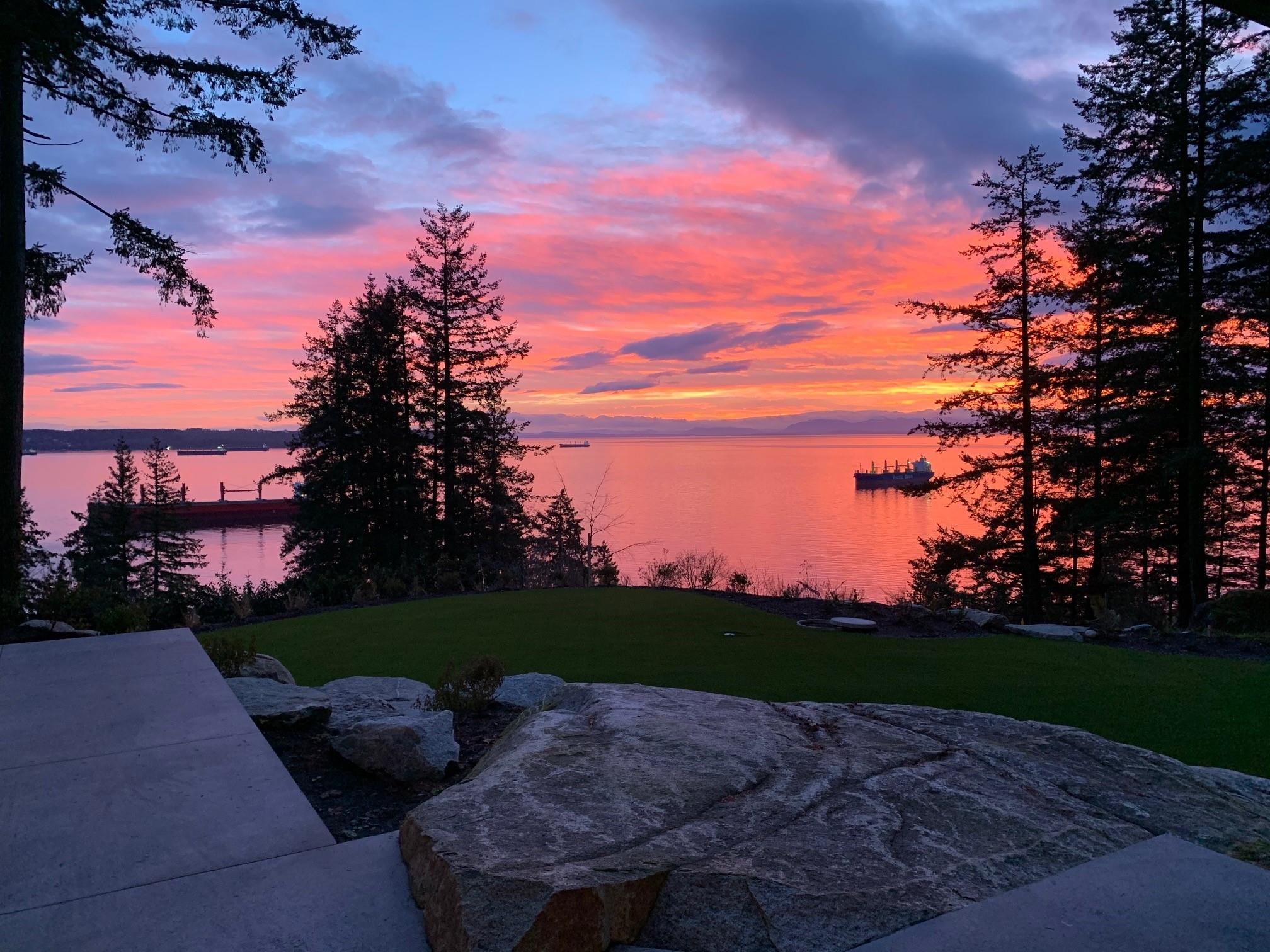 Westmount & Bayridge luxury home in West Vancouver