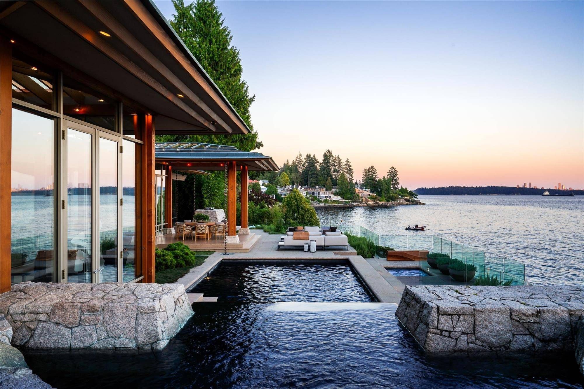 Waterfront Properties in West Vancouver