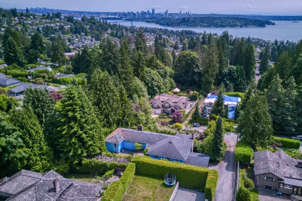 1337 E Ottawa AVE, West Vancouver, BC V7T 2H6
