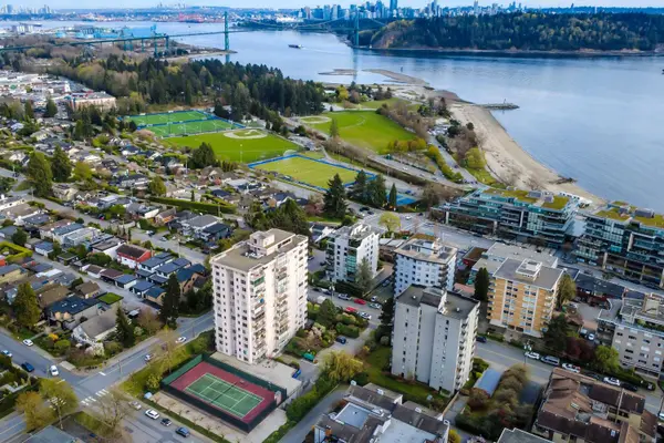 555 13 ST #1101, West Vancouver, BC V7T 2N8