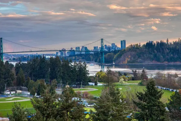 555 13 ST #1101, West Vancouver, BC V7T 2N8