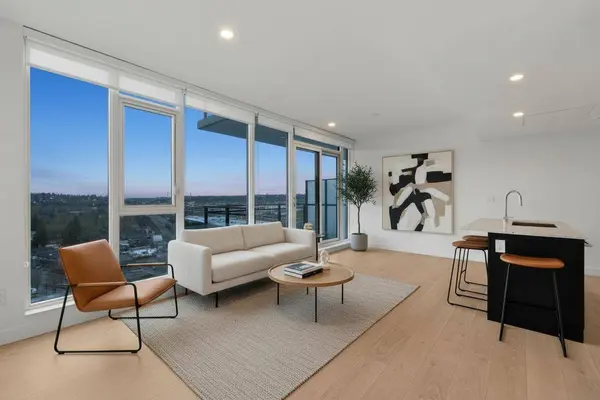 901 Lougheed HWY, Coquitlam, BC V3K 3T3