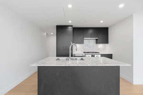 901 Lougheed HWY, Coquitlam, BC V3K 3T3