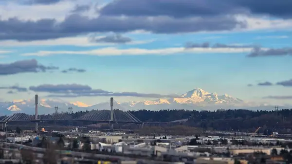 901 Lougheed HWY, Coquitlam, BC V3K 3T3