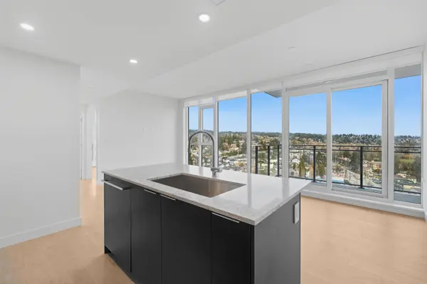 901 Lougheed HWY, Coquitlam, BC V3K 3T3