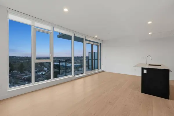 901 Lougheed HWY, Coquitlam, BC V3K 3T3